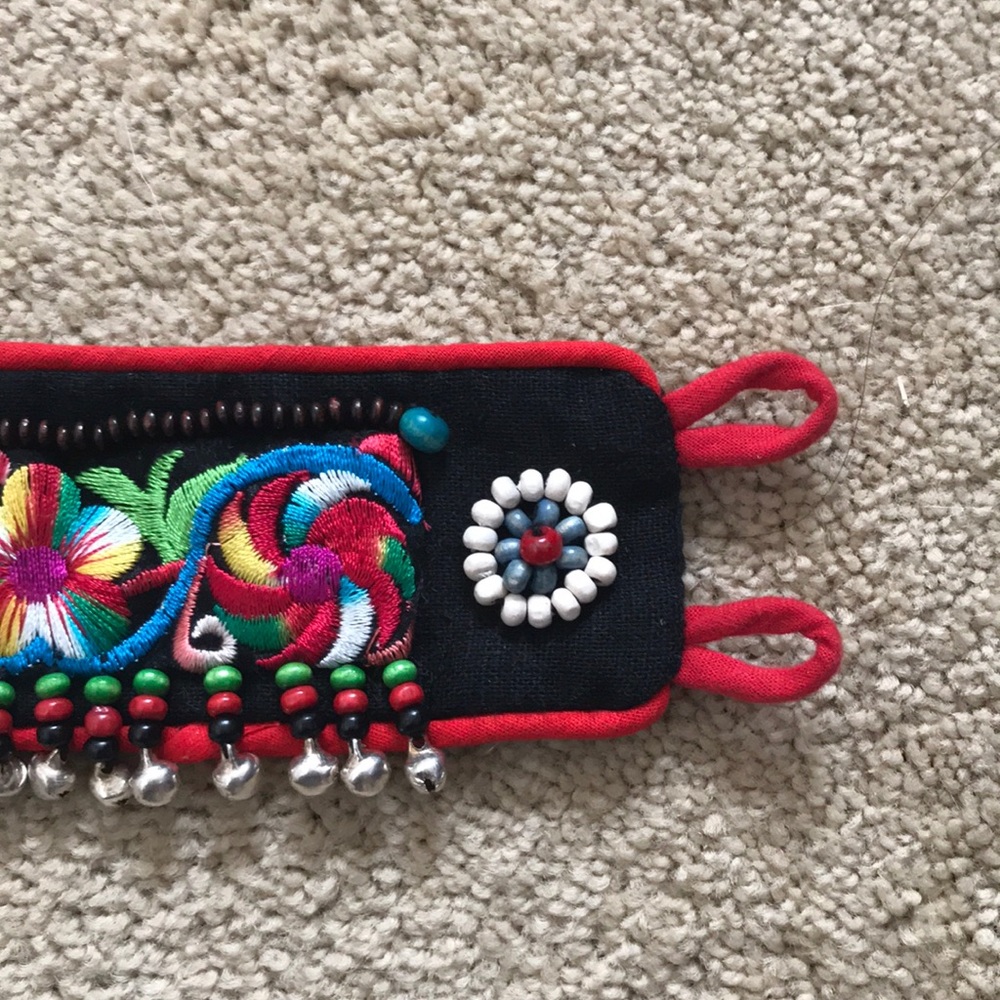 BOGO Asian tribal embroidered bracelet - Picture 6 of 7